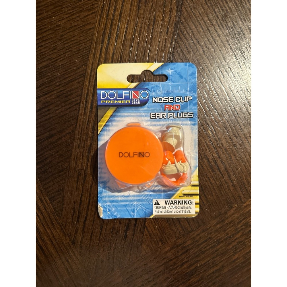 NEW Dolfino Nose Clip and Ear Plugs Swimming Dive Gear With Case Pools or Ocean